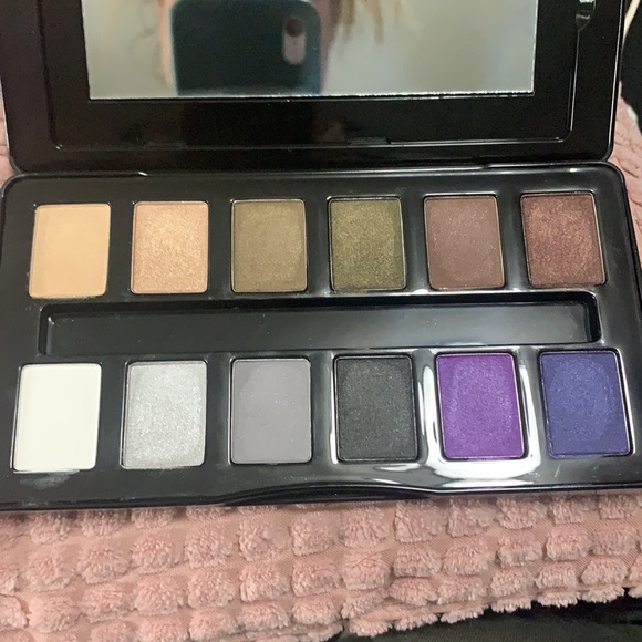 BH cosmetics bundle - Picture 2 of 3